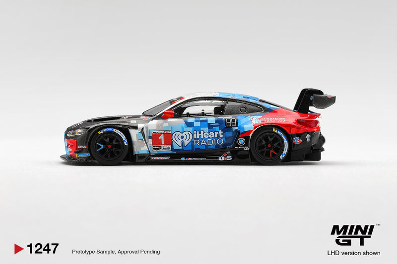 Laad de afbeelding in de Gallery-viewer, BMW M4 GT3 EVO #1 PAUL MILLER RACING DAYTONA 24 HRS 2025 MINI GT 1:64
