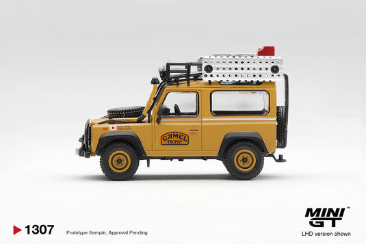LAND ROVER DEFENDER 90 CAMEL TROPHY TEAM JAPAN CAMEL TROPHY BORNEO 1985 MINI GT 1:64