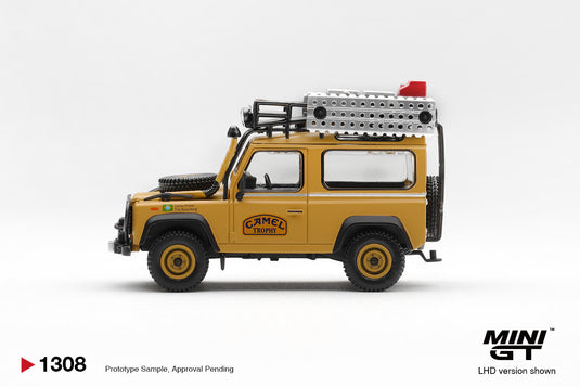 LAND ROVER DEFENDER 90 ÉQUIPE CAMEL TROPHY BRÉSIL CAMEL TROPHY BORNEO 1985 MINI GT 1:64