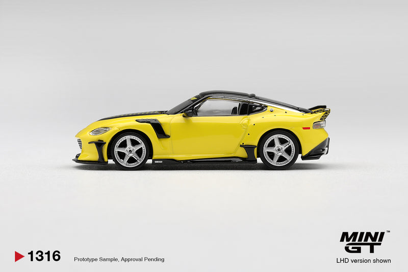 Laad de afbeelding in de Gallery-viewer, NISSAN FFZ400 VEILSIDE IKAZUCHI GEEL 2025 MINI GT 1:64
