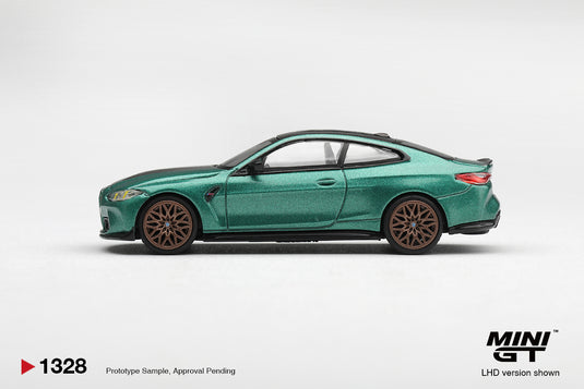 BMW M4 (G82) CS VERT MÉTALLISÉ FROZEN ISLE OF MAN 2024 MINI GT 1:64
