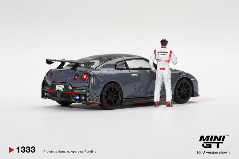 Laad de afbeelding in de Gallery-viewer, NISSAN GTR R35 NISMO TSUKUBA PRODUCTION CAR LAP RECORD WITH MATSUDA FIGURE TSUGIO MATSUDA 2024 MINI GT 1:64
