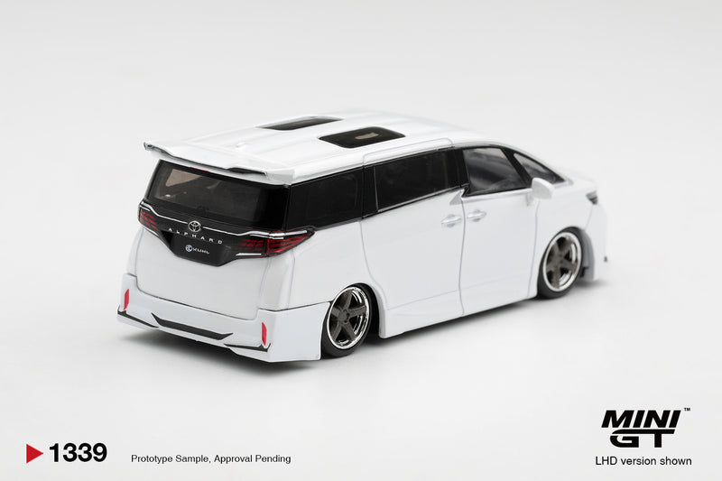 Laad de afbeelding in de Gallery-viewer, TOYOTA ALPHARD 40 KUHL WIT 2025 MINI GT 1:64

