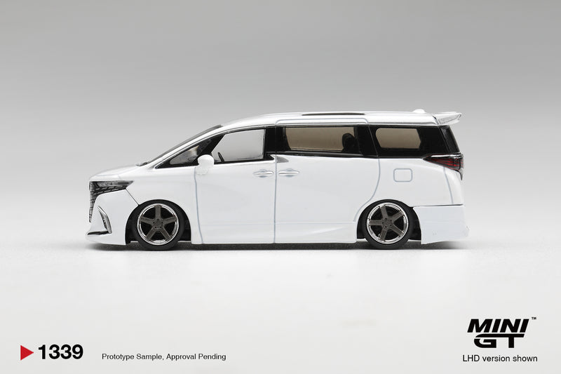 Laad de afbeelding in de Gallery-viewer, TOYOTA ALPHARD 40 KUHL WIT 2025 MINI GT 1:64
