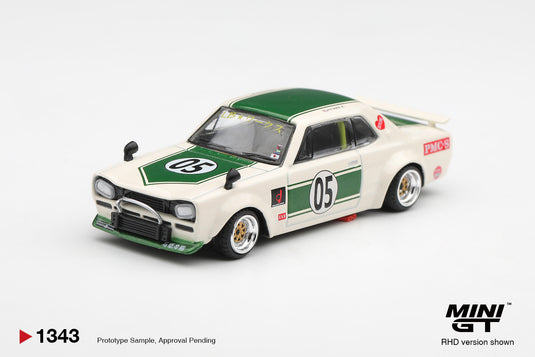 NISSAN SKYLINE GT-R (KPGC10) LB-WORKS HAKOSUKA WIT-GROEN 1971 MINI GT 1:64