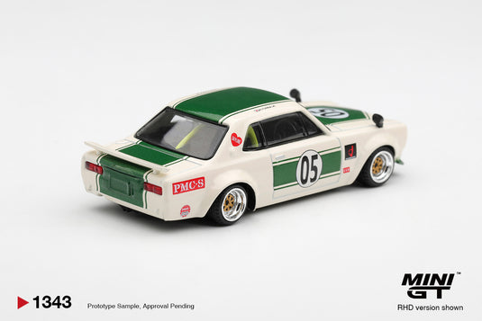 NISSAN SKYLINE GT-R (KPGC10) LB-WORKS HAKOSUKA BLANC-VERT 1971 MINI GT 1:64
