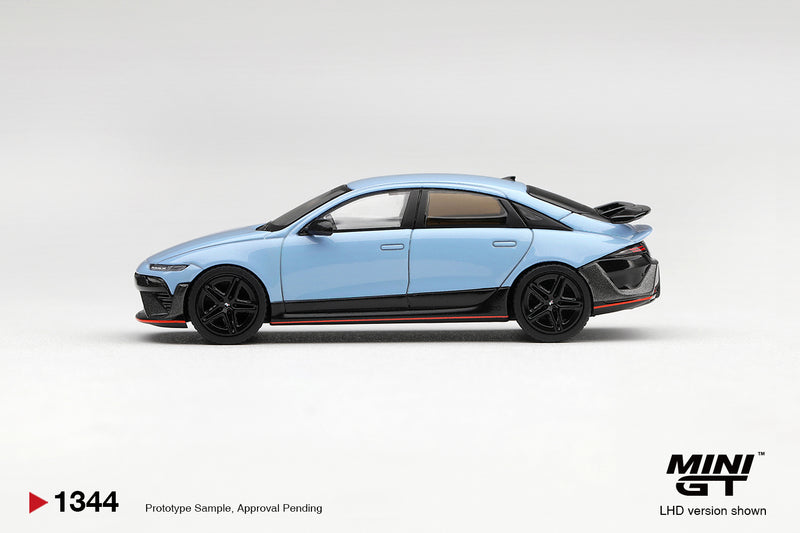 Laad de afbeelding in de Gallery-viewer, HYUNDAI IONIQ 6 N PERFORMANCE BLAUW MINI GT 1:64
