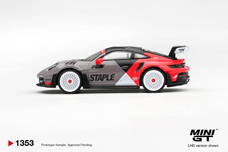 Laad de afbeelding in de Gallery-viewer, PORSCHE 911 (992) GT3 RS STAPLE X INOZETEK 2025 MINI GT 1:64
