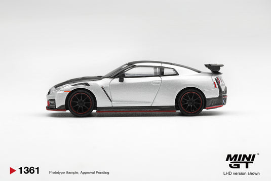 NISSAN GT-R R35 NISMO ARGENTÉ 2024 MINI GT 1:64