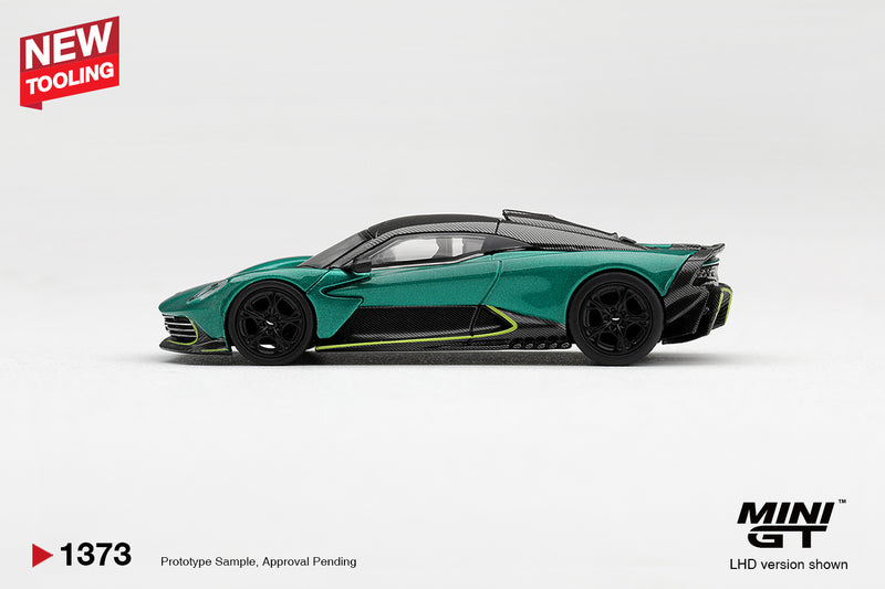 Chargez l'image dans la visionneuse de la galerie, ASTON MARTIN VALHALLA PODIUM VERT 2025 MINI GT 1:64
