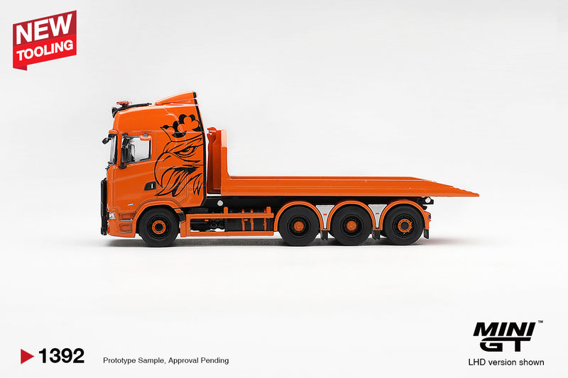 Chargez l'image dans la visionneuse de la galerie, SCANIA 770S B8X4NA HOOKLIFT FLATBED ORANGE 2025 MINI GT 1:64
