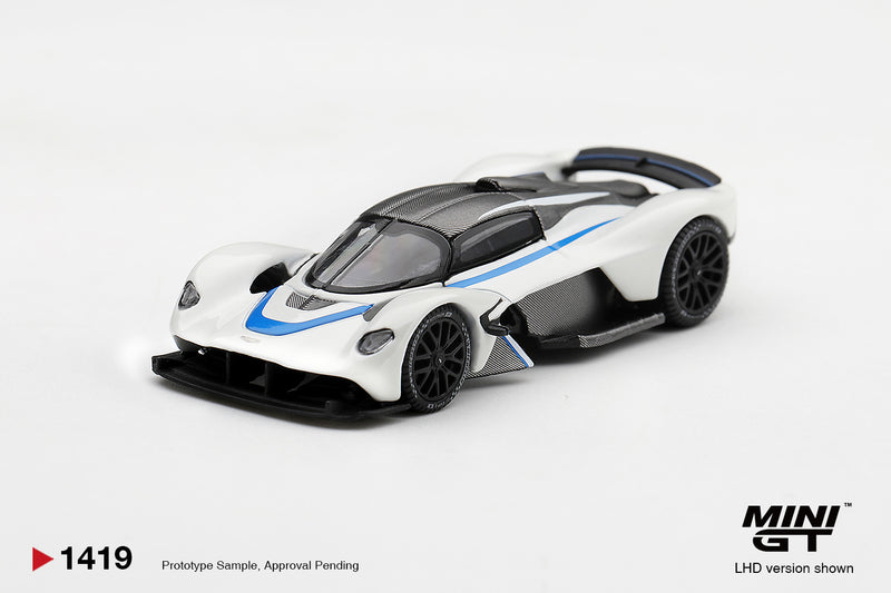 Laad de afbeelding in de Gallery-viewer, ASTON MARTIN VALKYRIE WIT 2021 MINI GT 1:64
