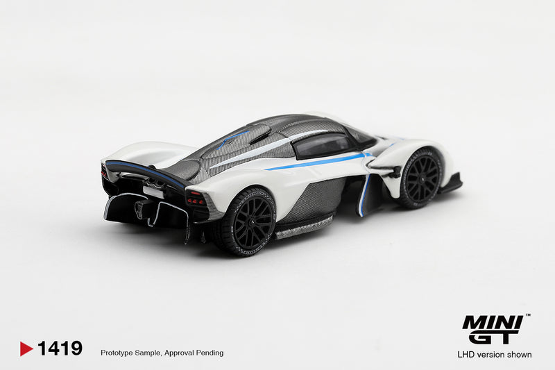 Laad de afbeelding in de Gallery-viewer, ASTON MARTIN VALKYRIE WIT 2021 MINI GT 1:64
