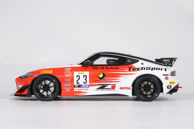 Laad de afbeelding in de Gallery-viewer, Nissan Z GT4 WIT #23 2023 OTTOmobile 1:18
