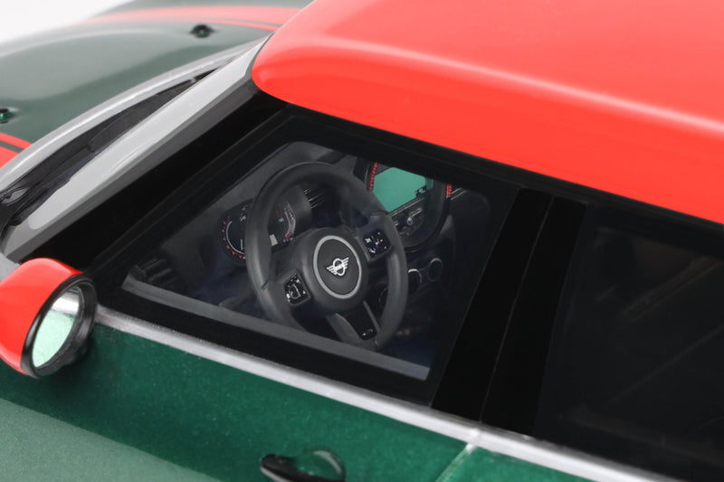 Load image into Gallery viewer, Mini CLUBMAN (F54) JCW BRITISH GREEN 2021 OTTOmobile 1:18

