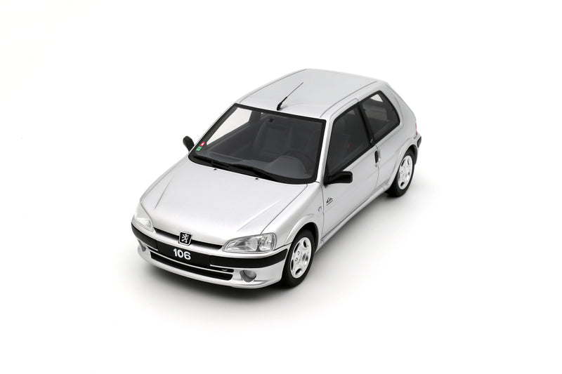 Laad de afbeelding in de Gallery-viewer, Peugeot 106 QUIKSILVER GRIJS 2000 OTTOmobile 1:18
