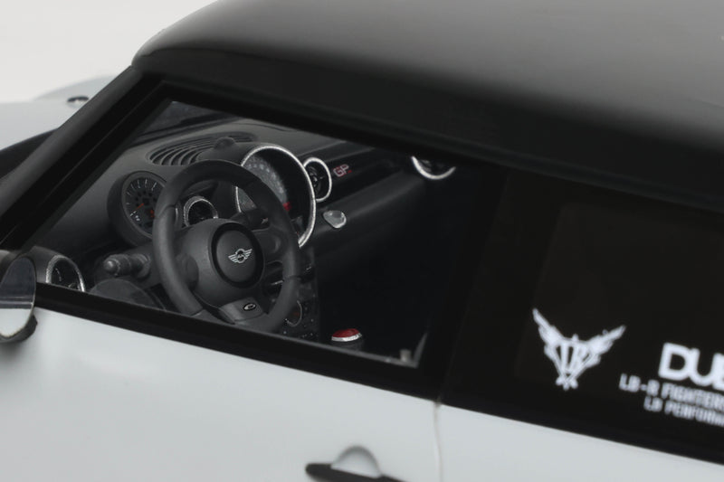 Laad de afbeelding in de Gallery-viewer, Mini Cooper R56 2015 LB-WORKS LB NATION GRIJS OTTOmobile 1:18
