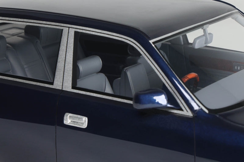 Laad de afbeelding in de Gallery-viewer, Toyota CENTURY V12 STANCE BLAUW MICA 2008 OTTOmobile 1:18
