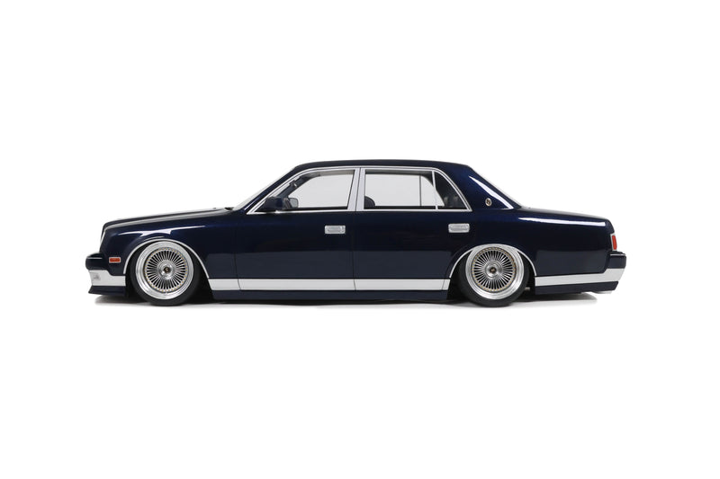 Laad de afbeelding in de Gallery-viewer, Toyota CENTURY V12 STANCE BLAUW MICA 2008 OTTOmobile 1:18
