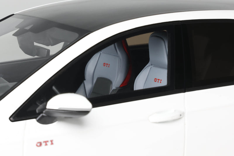 Load image into Gallery viewer, Volkswagen GOLF Mk.8 GTI CLUBSPORT PURE WHITE 2024 OTTOmobile 1:18
