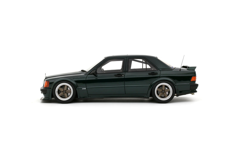 Laad de afbeelding in de Gallery-viewer, MERCEDES-BENZ RAUH-WELT REPUBLIK RWR 190E 2.5-16 PORSCHE RACING GROEN METALLIC 22G 2025 OTTOmobile 1:18
