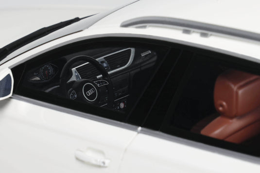 Audi C7 ALL ROAD IBIS WHITE 2015 OTTOmobile 1:18