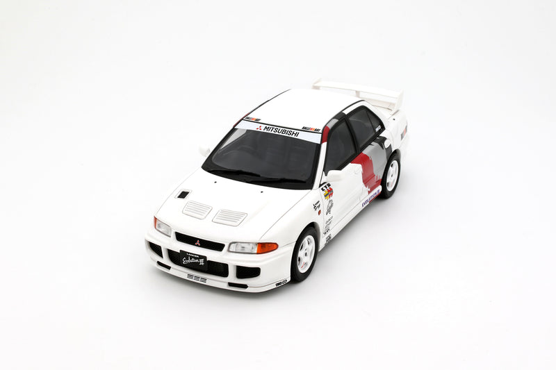 Load image into Gallery viewer, MITSUBISHI LANCER EVO III SCOTIA WHITE W83 1995 OTTOmobile 1:18
