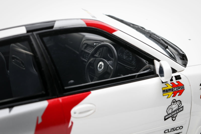 Load image into Gallery viewer, MITSUBISHI LANCER EVO III SCOTIA WHITE W83 1995 OTTOmobile 1:18
