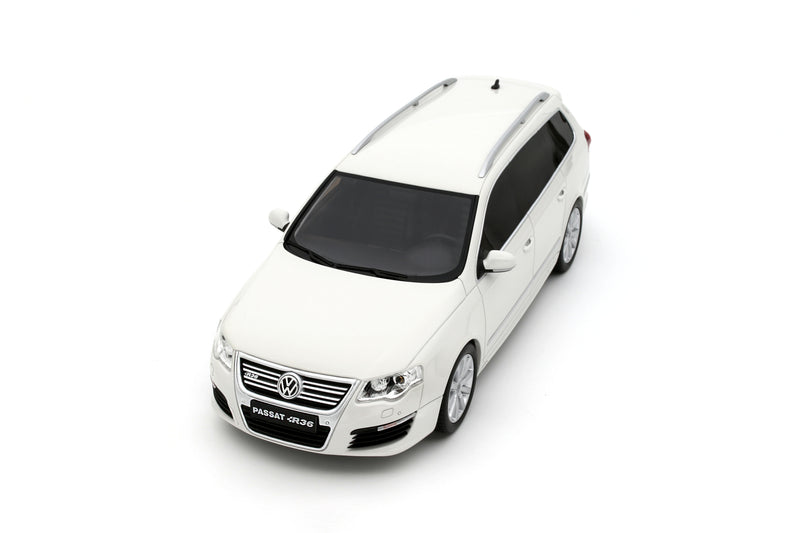 Load image into Gallery viewer, VOLKSWAGEN PASSAT (B6) R36 VARIANT CANDY WHITE 2008 OTTOmobile 1:18
