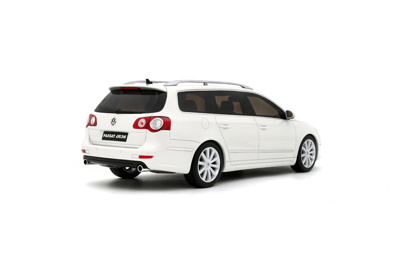 Load image into Gallery viewer, VOLKSWAGEN PASSAT (B6) R36 VARIANT CANDY WHITE 2008 OTTOmobile 1:18
