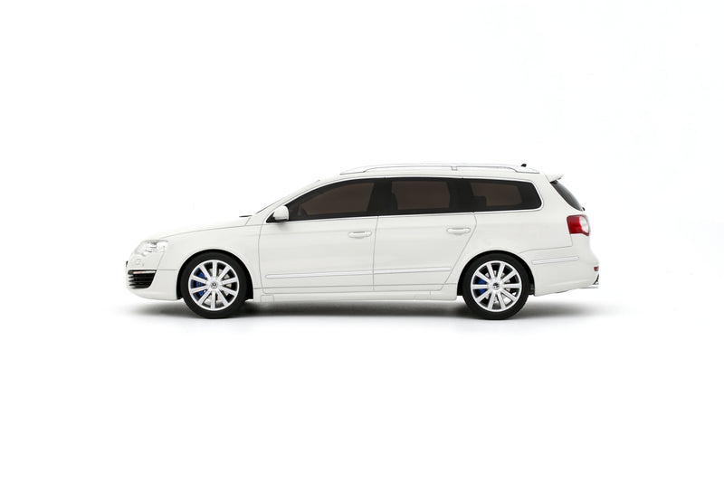 Load image into Gallery viewer, VOLKSWAGEN PASSAT (B6) R36 VARIANT CANDY WHITE 2008 OTTOmobile 1:18
