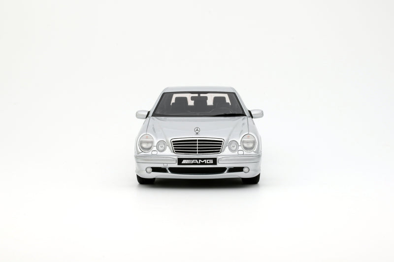 Load image into Gallery viewer, Mercedes-Benz E55 AMG W210 BRILLIANT SILVER 2001 OTTOmobile 1:18
