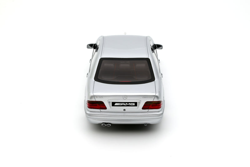 Load image into Gallery viewer, Mercedes-Benz E55 AMG W210 BRILLIANT SILVER 2001 OTTOmobile 1:18
