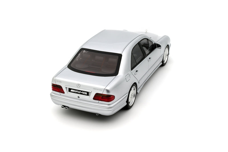 Load image into Gallery viewer, Mercedes-Benz E55 AMG W210 BRILLIANT SILVER 2001 OTTOmobile 1:18
