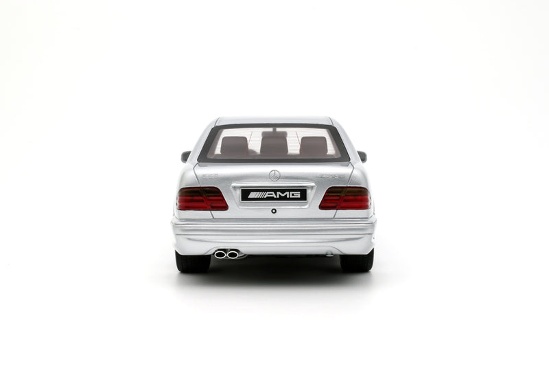 Load image into Gallery viewer, Mercedes-Benz E55 AMG W210 BRILLIANT SILVER 2001 OTTOmobile 1:18
