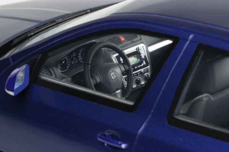 Load image into Gallery viewer, Skoda OCTAVIA RS 2.0 TFSI RACE BLUE METALLIC 2006 OTTOmobile 1:18
