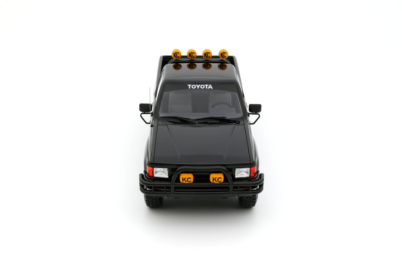 Load image into Gallery viewer, Toyota HILUX SR5 GLOSSY BLACK 1985 OTTOmobile 1:18
