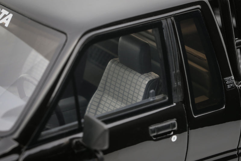 Load image into Gallery viewer, Toyota HILUX SR5 GLOSSY BLACK 1985 OTTOmobile 1:18
