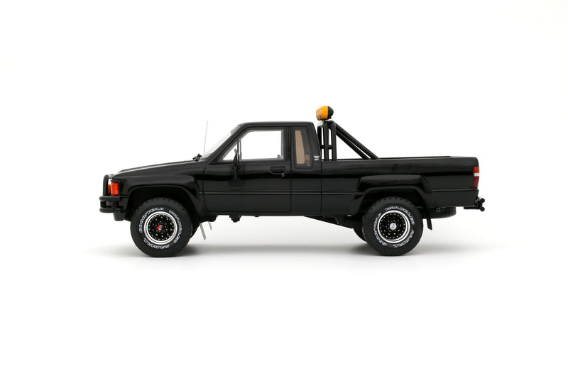 Load image into Gallery viewer, Toyota HILUX SR5 GLOSSY BLACK 1985 OTTOmobile 1:18

