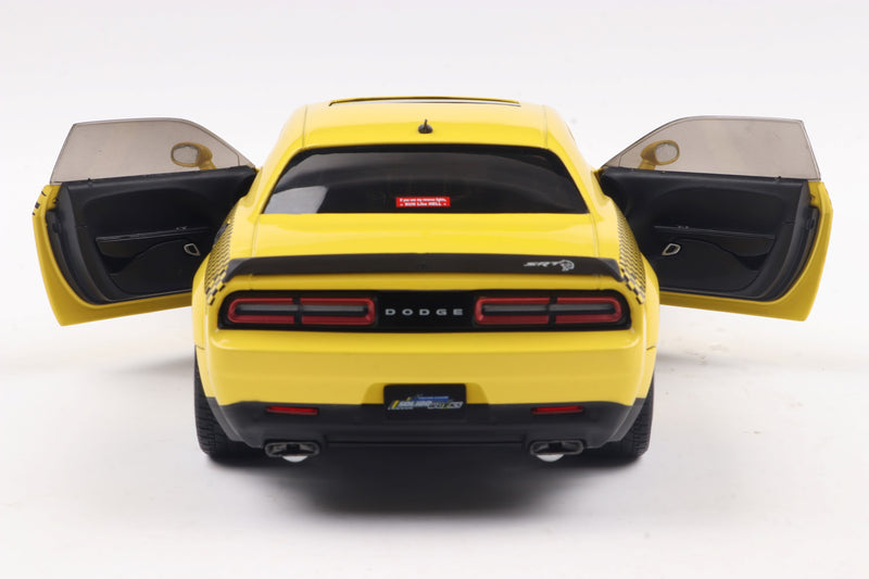 Load image into Gallery viewer, Dodge CHALLENGER SRT HELLCAT REDEYE WIDEBODY NYC HELLCAB 2023 SOLIDO 1:18
