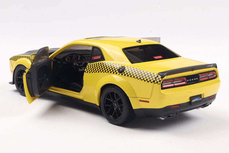Load image into Gallery viewer, Dodge CHALLENGER SRT HELLCAT REDEYE WIDEBODY NYC HELLCAB 2023 SOLIDO 1:18
