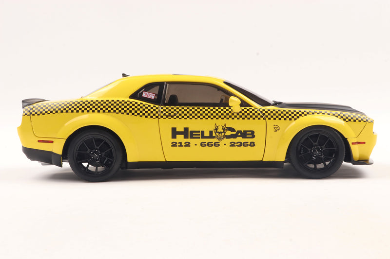 Load image into Gallery viewer, Dodge CHALLENGER SRT HELLCAT REDEYE WIDEBODY NYC HELLCAB 2023 SOLIDO 1:18
