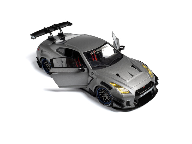 Chargez l'image dans la visionneuse de la galerie, NISSAN GT-R (R35) W/ LIBERTY WALK BODY KIT 2.0 ARGENTÉ 2023 SOLIDO 1:18
