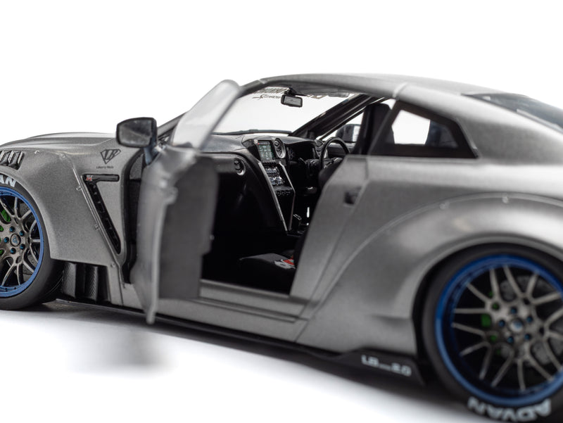 Chargez l'image dans la visionneuse de la galerie, NISSAN GT-R (R35) W/ LIBERTY WALK BODY KIT 2.0 ARGENTÉ 2023 SOLIDO 1:18
