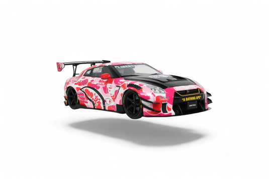 Nissan GT-R (R35) W/ LIBERTY WALK BODY KIT 2.0 PINK CAMO 2025 SOLIDO 1:18