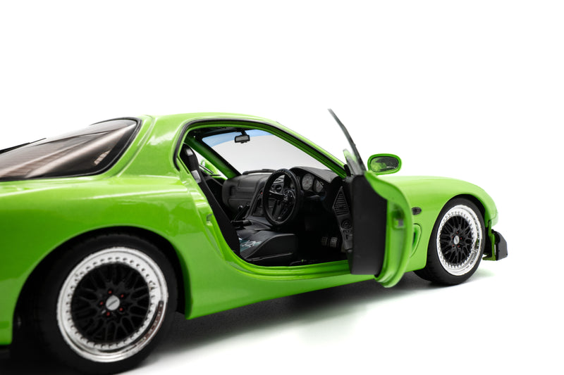 Laad de afbeelding in de Gallery-viewer, Mazda RX7 FD3RS SOLIDO WERKT NEON GROEN 1999 SOLIDO 1:18
