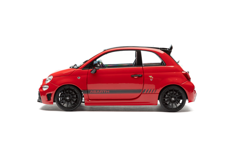 Laad de afbeelding in de Gallery-viewer, FIAT F595 ABARTH SOLIDO WORKS ROOD 2023 SOLIDO 1:18
