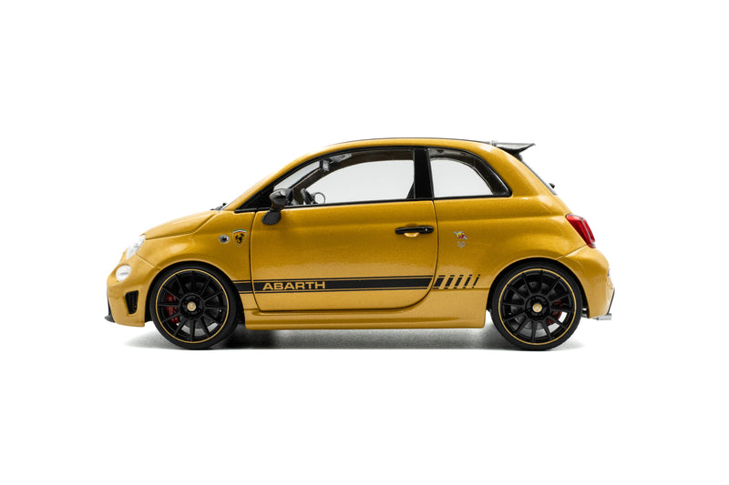 Laad de afbeelding in de Gallery-viewer, Fiat F595 ABARTH SOLIDO WORKS GEEL 2024 SOLIDO 1:18
