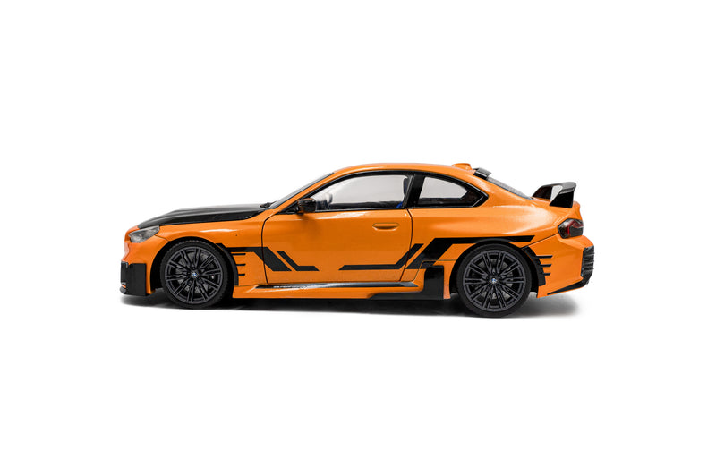 Laad de afbeelding in de Gallery-viewer, BMW M2 PERFORMANCE PARTS SOLIDO WORKS ORANJE 2024 SOLIDO 1:18
