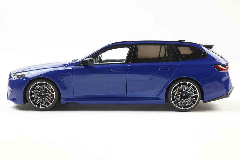 Chargez l&#39;image dans la visionneuse de la galerie, Bmw M5 TOURING BLEU MARINA BAY MÉTALLISÉ 2024 SOLIDO 1:18
